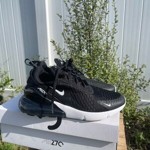 Nike Black and White Womens Air max 270